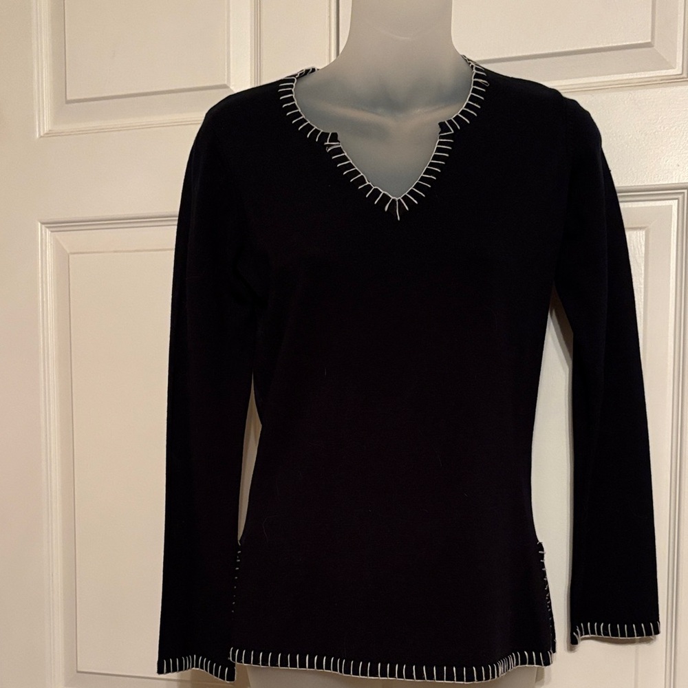 Darjoni Black Silk Blend V-Neck Long Sleeve Sweater